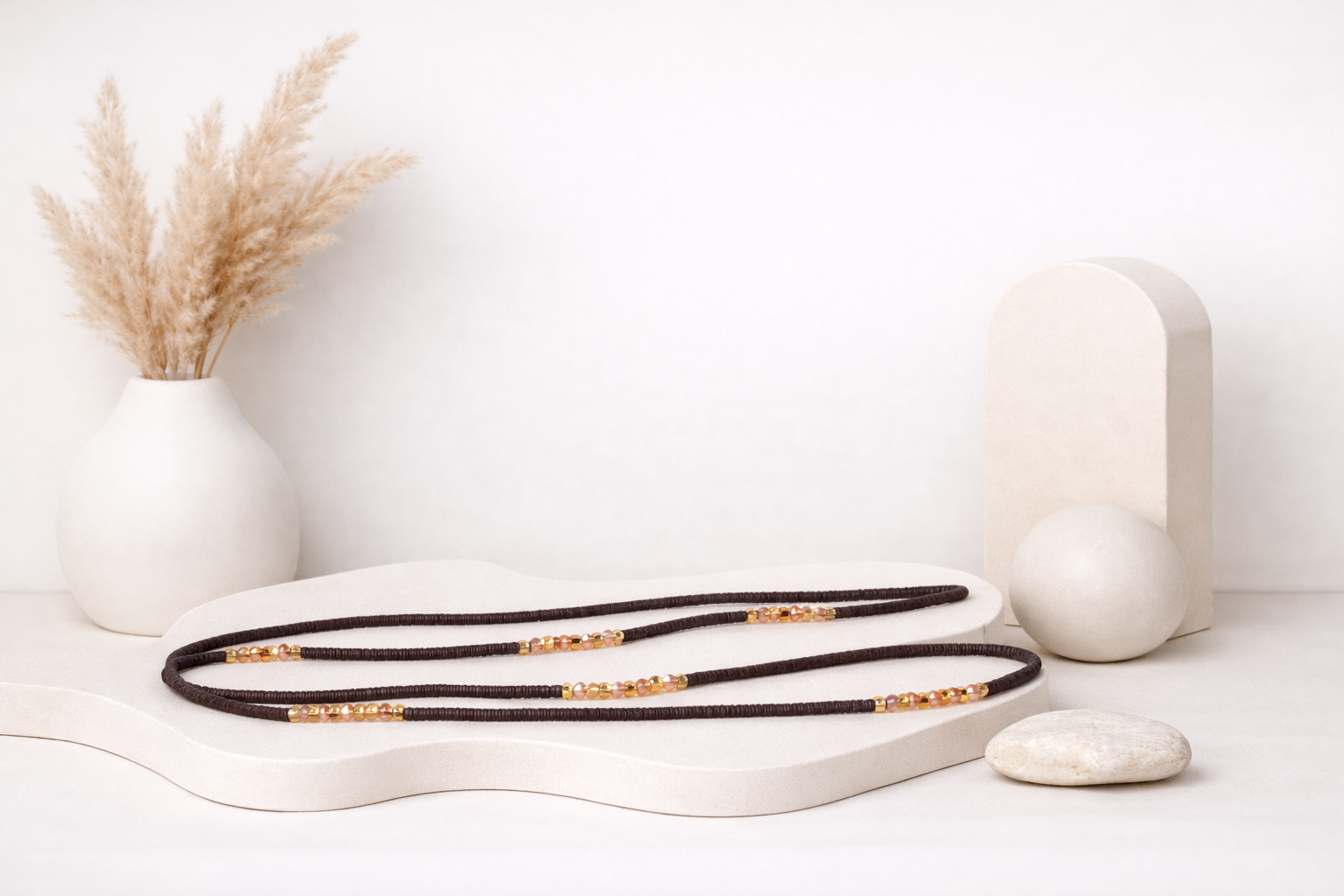 Geankerd in Rust Waistbeads